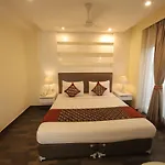 Hotel Picasso Prive Naraina Delhi - Couple Friendly Local Ids Accepted