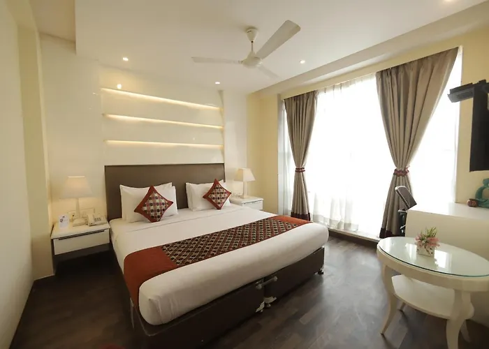 Hotel Picasso Prive Naraina Delhi - Couple Friendly Local Ids Accepted