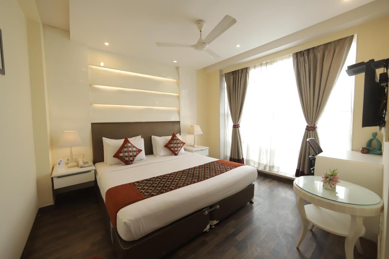 Picasso Prive Naraina Delhi - Couple Friendly Local Ids Accepted New Delhi