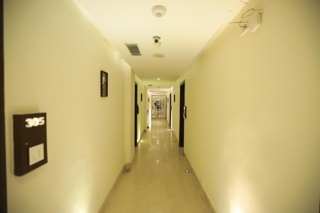 Hotel Picasso Prive Naraina Delhi - Couple Friendly Local Ids Accepted New Delhi