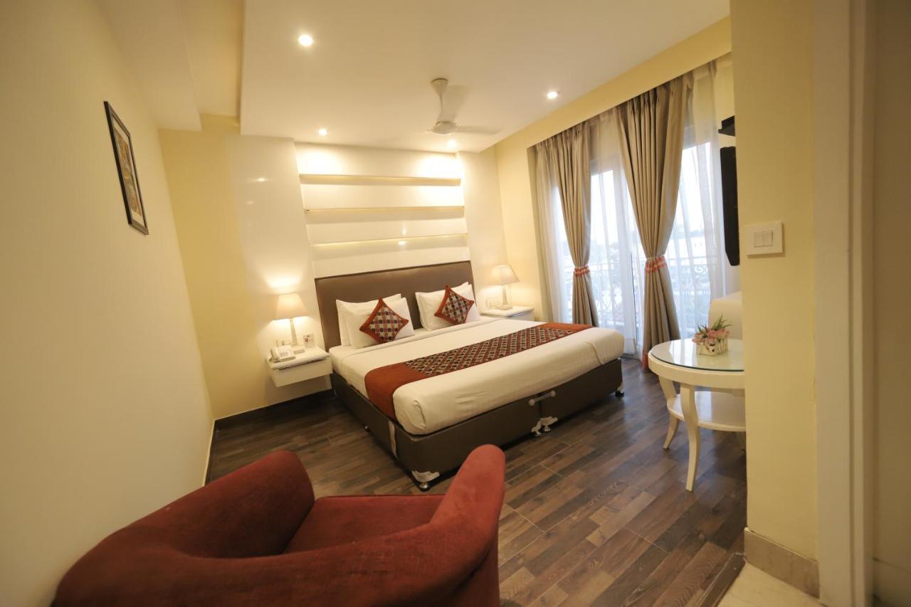 Hotel Picasso Prive Naraina Delhi - Couple Friendly Local Ids Accepted