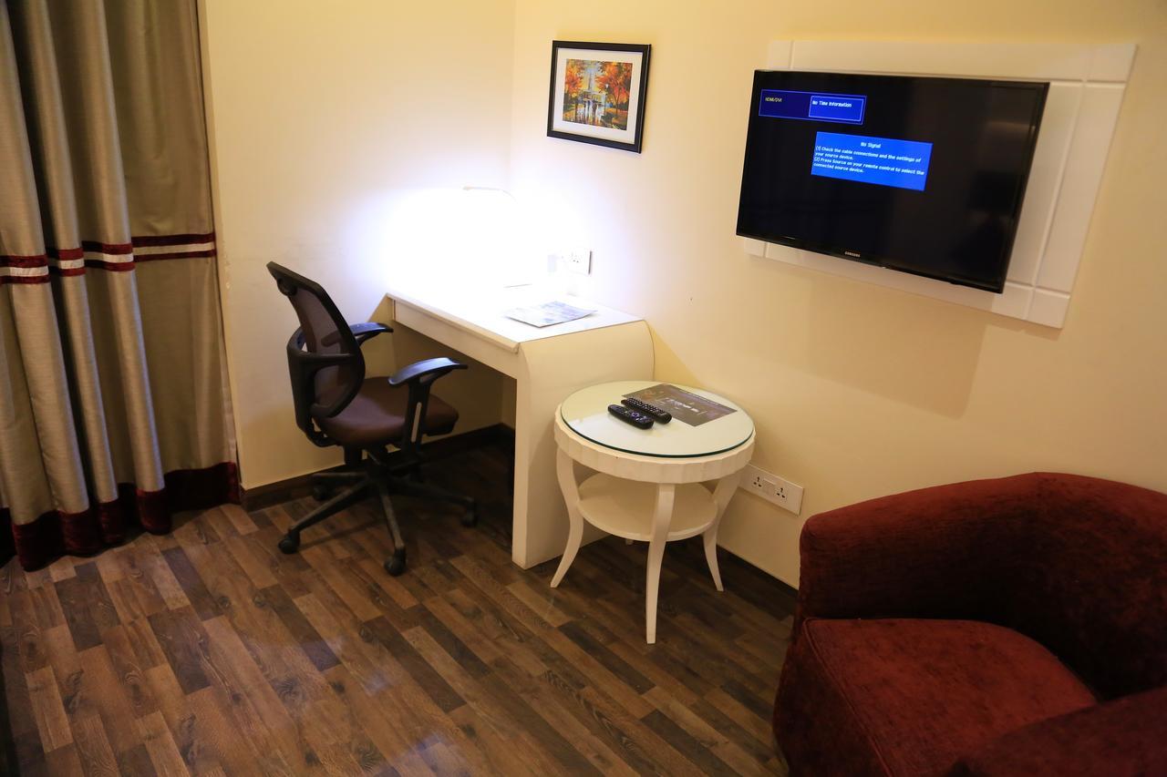 Hotel Picasso Prive Naraina Delhi - Couple Friendly Local Ids Accepted