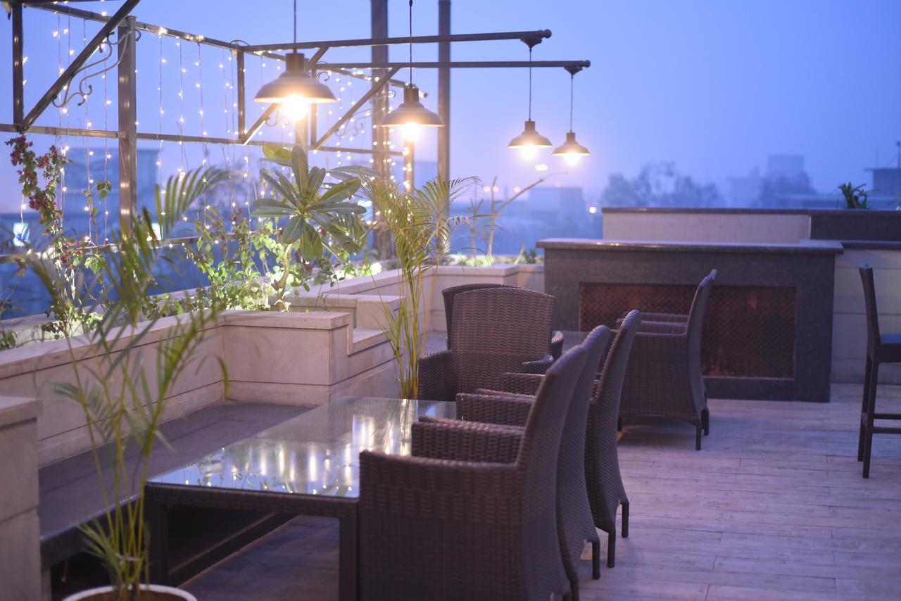 Picasso Prive Naraina Delhi - Couple Friendly Local Ids Accepted Hotel New Delhi