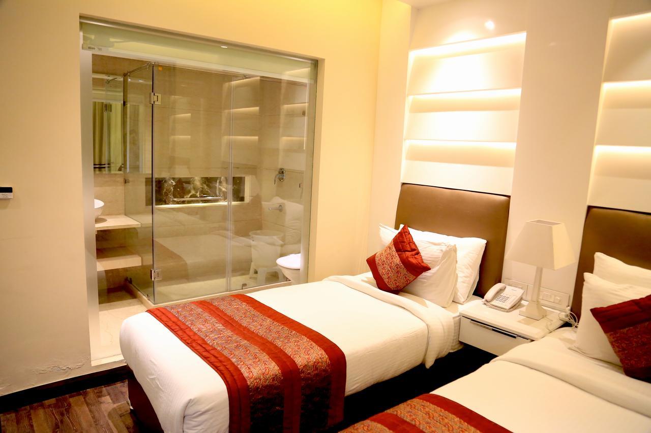 Picasso Prive Naraina Delhi - Couple Friendly Local Ids Accepted 3* New Delhi